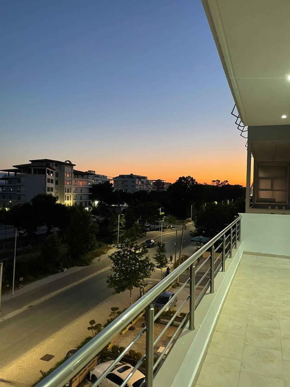 Sea & Sun Apartment Вльора Екстер'єр фото
